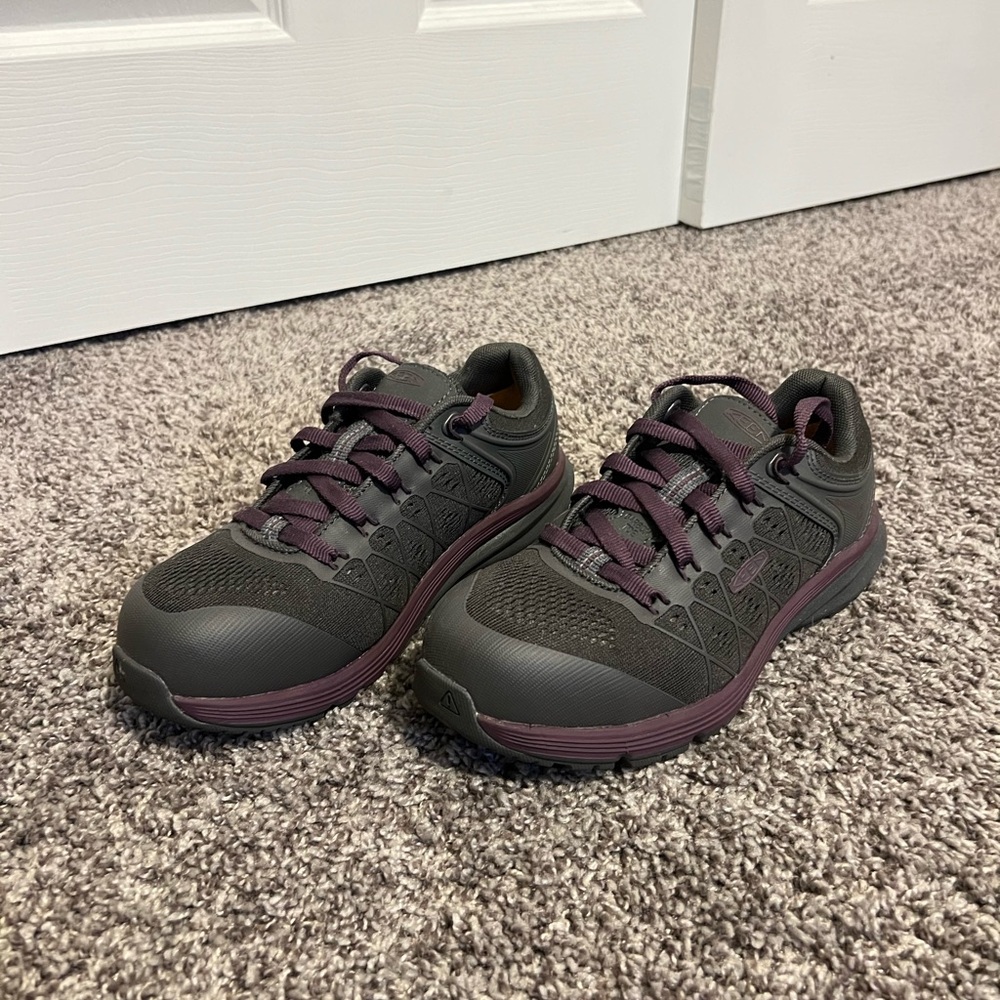 Women’s Keen ESD Composite Toe Shoes